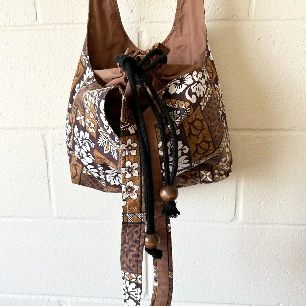 Handmade Hawaiian Print Floral Hibiscus Hawaiian Quilt Print Crossbody Messenger